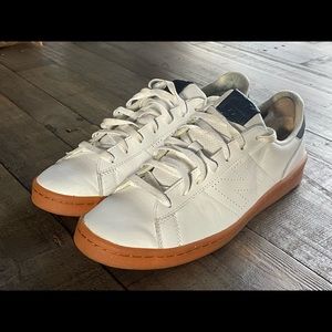 Mens New Balance 9.5. Pre owned. Great condition.